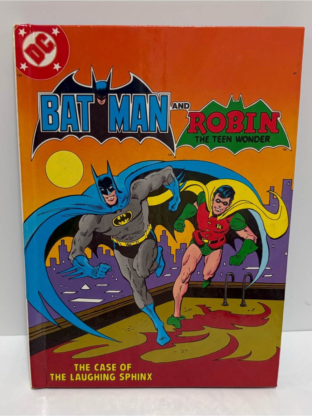 Vintage 1982 DC Batman &  Robin Hardcover Book